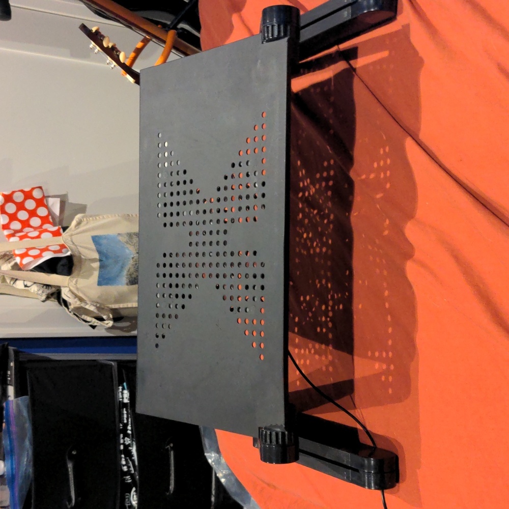 Adjustable laptop stand + fan